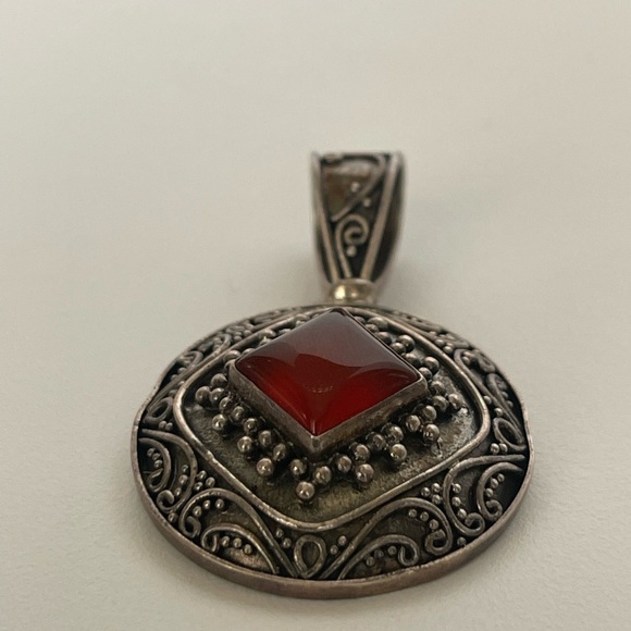 sterling Jewelry - Pendant vintage 925 sterling carnelian amulet
